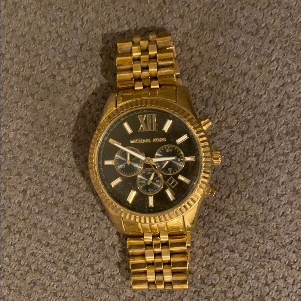 ⚡️SUPER CUTE MICHAEL KORS GOLD WATCH🤸🏼‍♂️